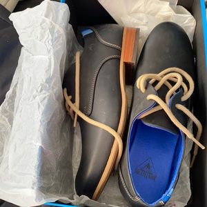 BLACK WOMEN LEATHER AND SUEDE JOHN FLUEVOG.